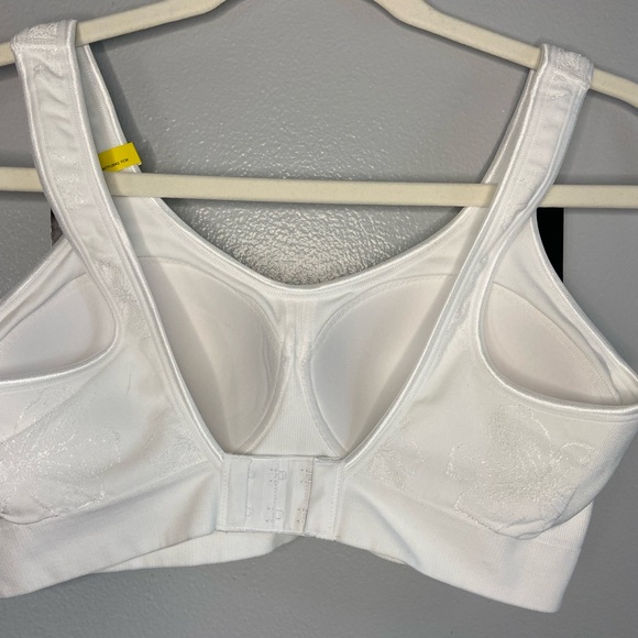 Bali Women's Cool Comfort White Bra - Picture 3 of 4